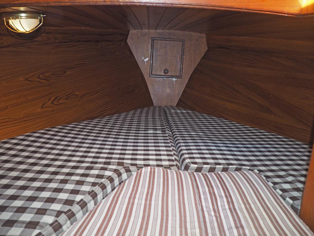 Cabin en avant, H&eacute;bergements